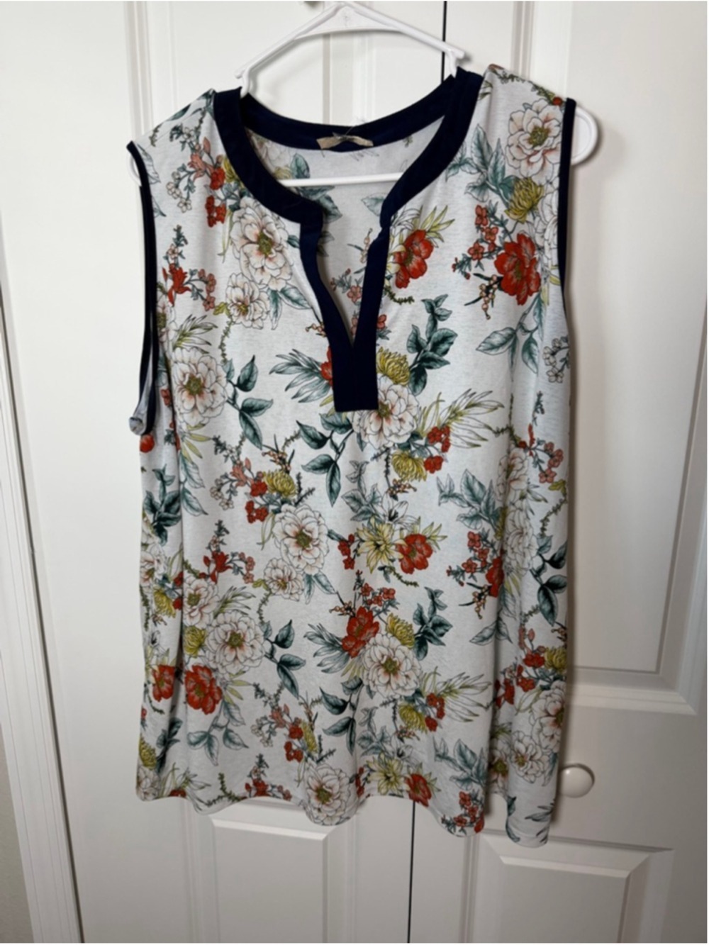 Lavish White Floral Tank Top with Navy Trim 2X